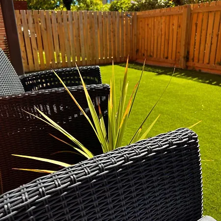 No Hidden Costs! - 1 Bedroom - *